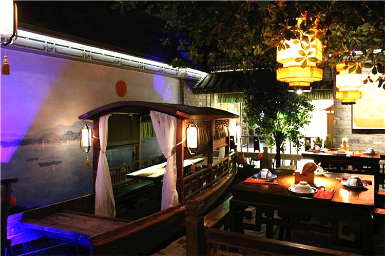 平蓬餐饮船