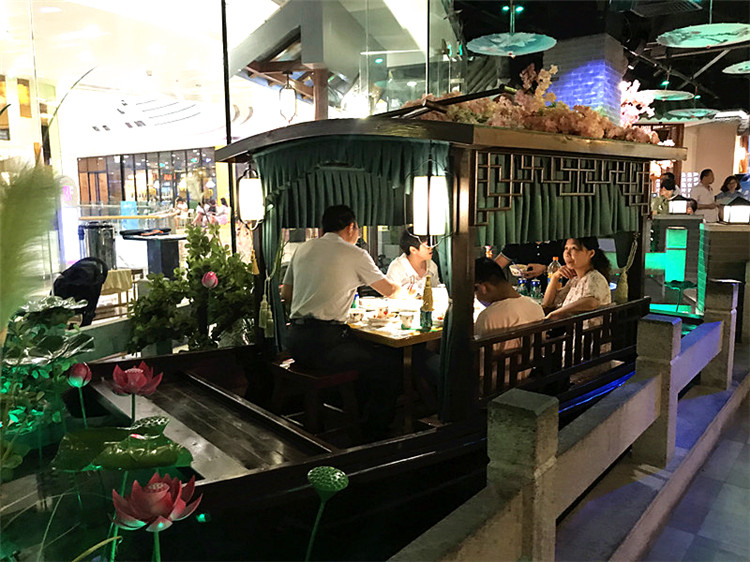餐饮船